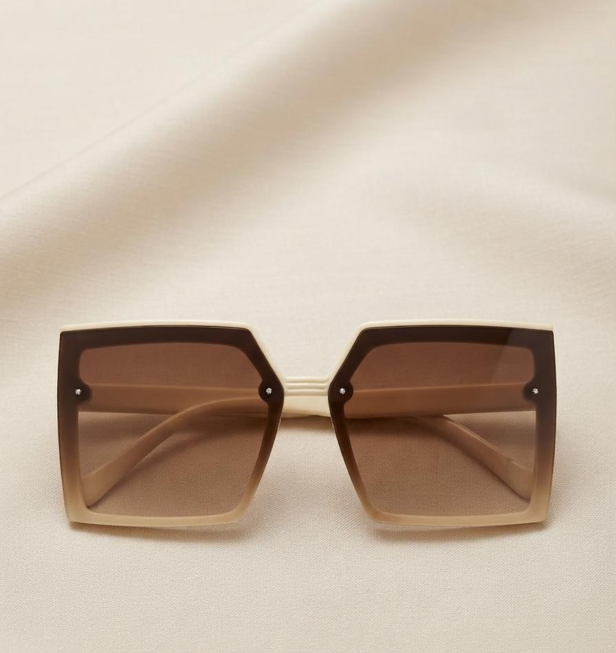 Lentes de Sol Cuadrados grandes en color crema